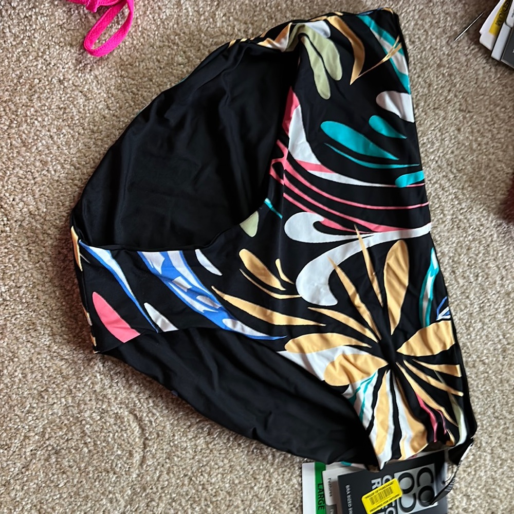2 pc nwt Bra size bikini, 36/38 D And Large Coco Reef $138 FREE SHIP
